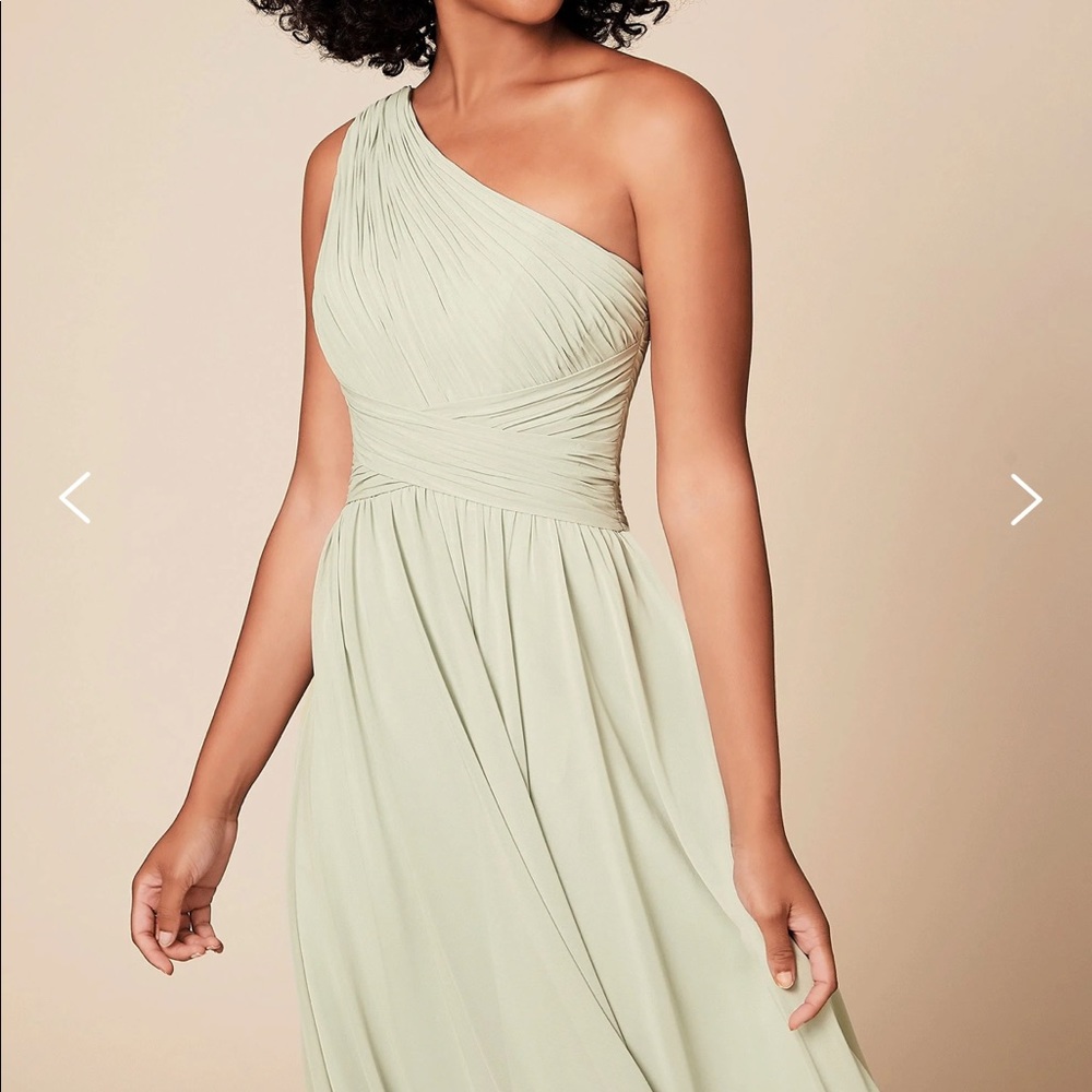NWT. Dear Cleo - Madison - Pistachio - Size 10
